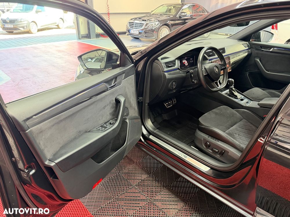 Skoda Superb 2.0 TDI DSG 4X4 Sportline - 9