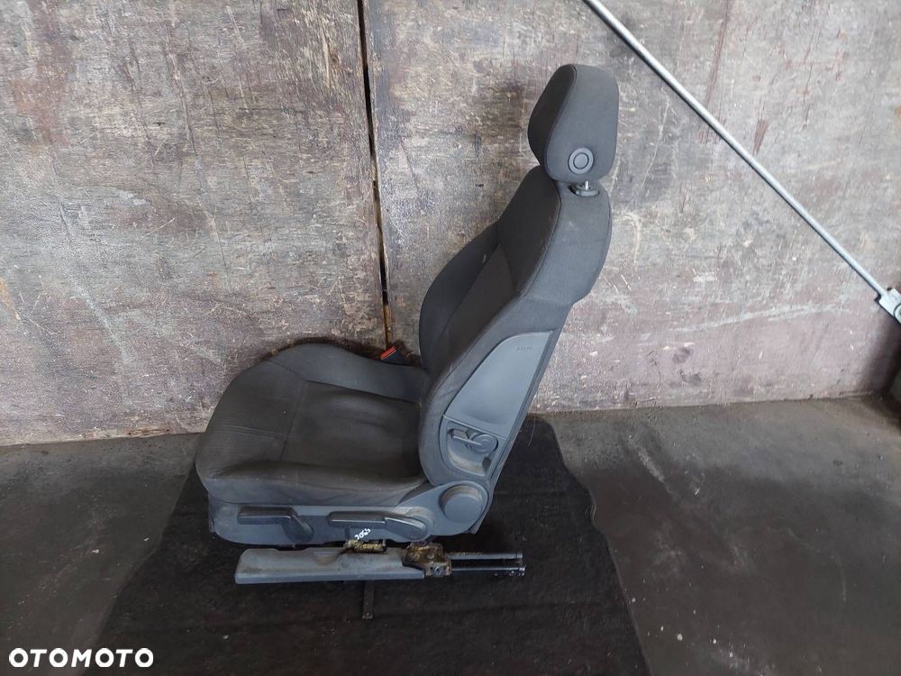 FOTEL LEWY PRZÓD KIEROWCY OPEL VECTRA C - 4