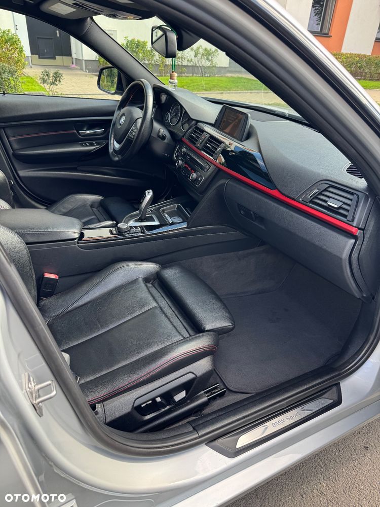 BMW Seria 3 328i Touring xDrive Sport Line - 5
