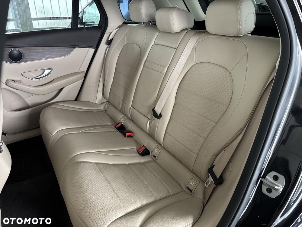 Mercedes-Benz GLC - 23