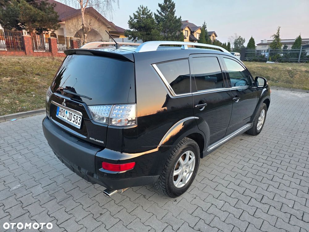 Mitsubishi Outlander - 4