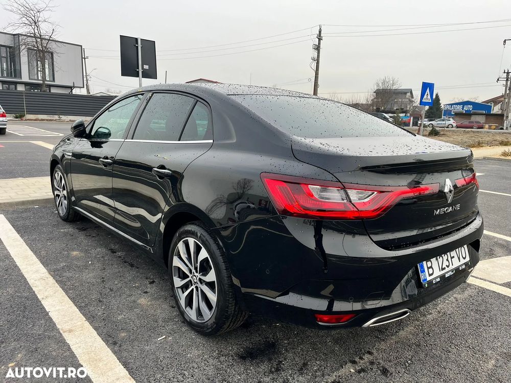 Renault Megane TCE 140 Techno - 3