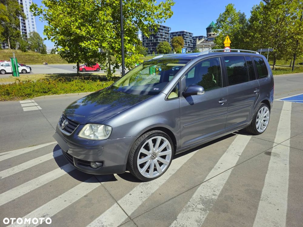 Volkswagen Touran 2.0 TDI Highline DSG - 1