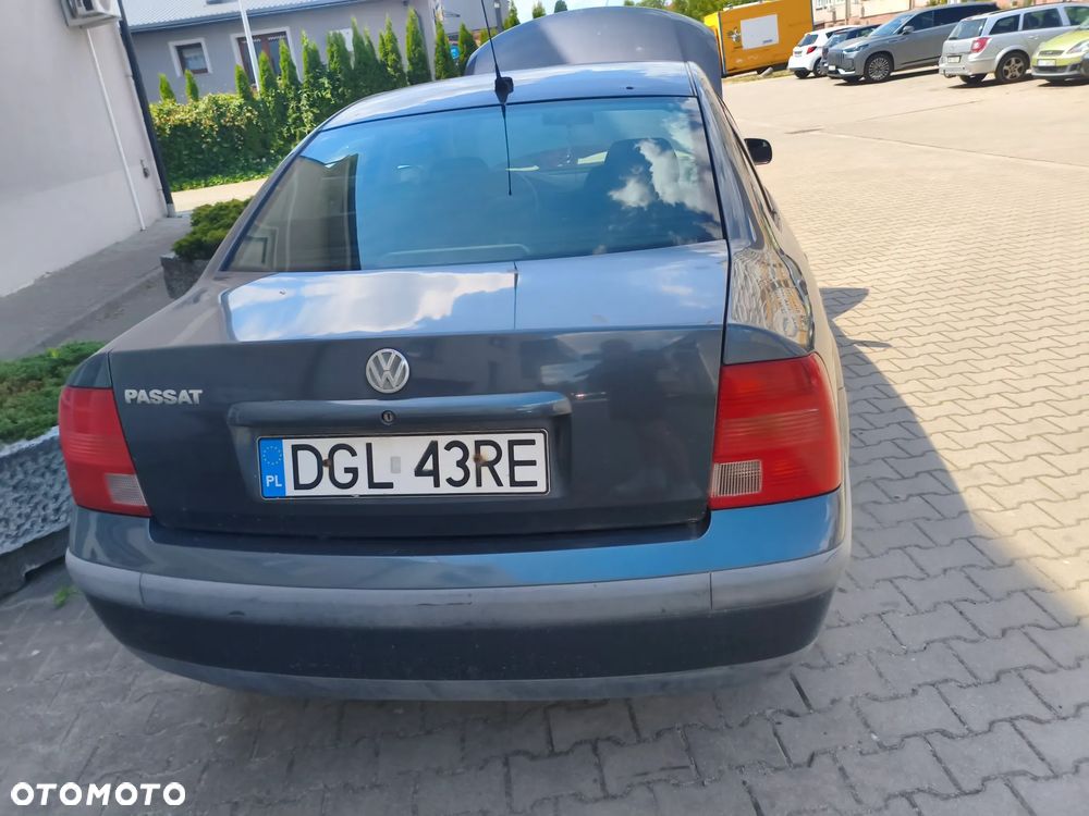 Volkswagen Passat - 2