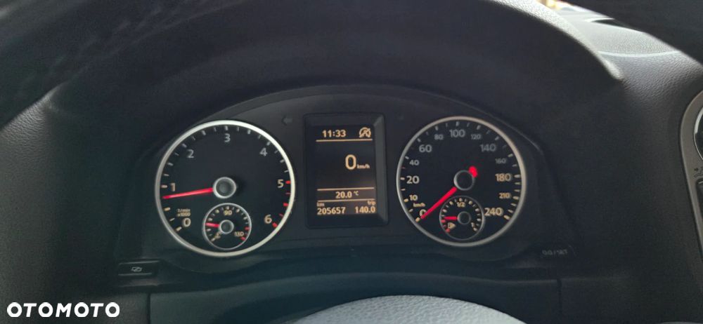 Volkswagen Tiguan 2.0 TDI DPF BlueMotion Technology Exclusive - 24