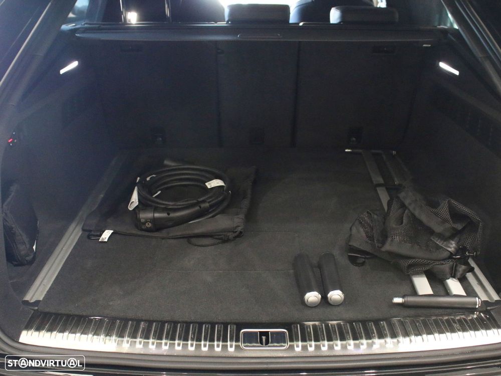 Audi Q8 55 TFSIe quattro Tiptronic - 32
