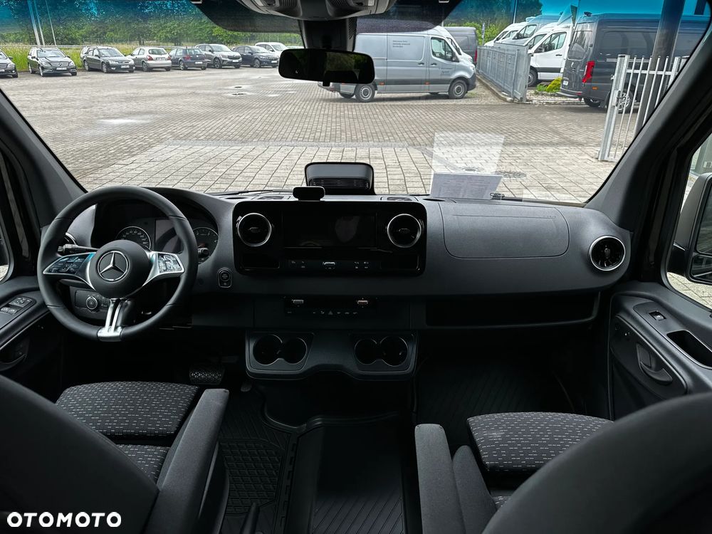 Mercedes-Benz Sprinter - 23