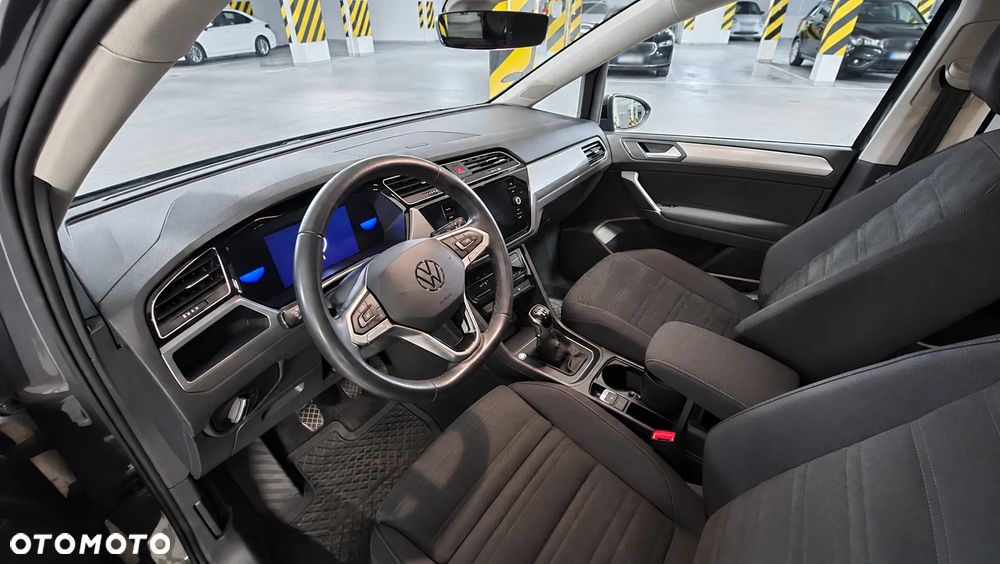 Volkswagen Touran 2023 photo 5