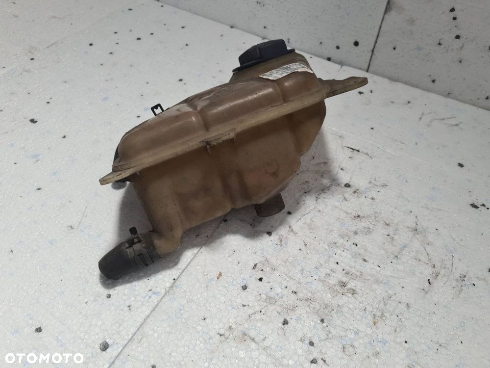 ZBIORNICZEK WYRÓWNAWCZY AUDI A4 B5 - 3