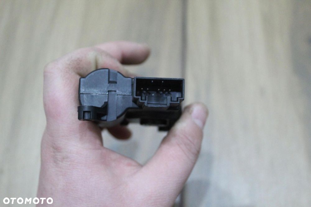 SILNICZEK NAGRZEWNICY OPEL ASTRA H 52406339 - 3