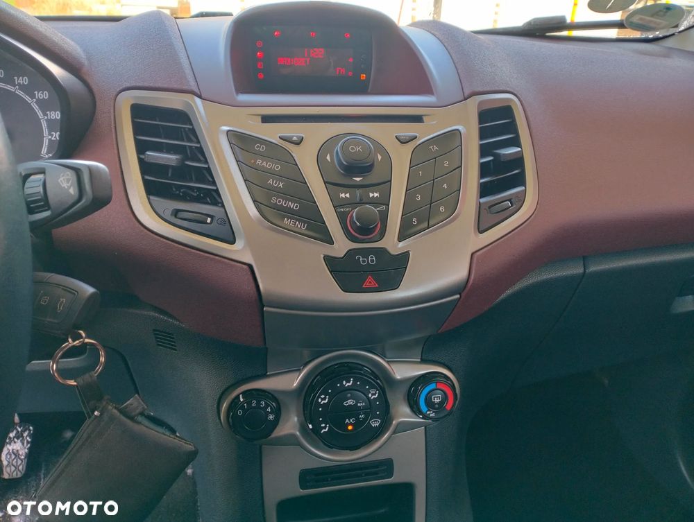 Ford Fiesta 1.25 Ambiente - 35