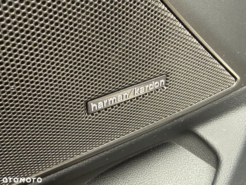 BMW Seria 3 320d xDrive M Sport Shadow - 12