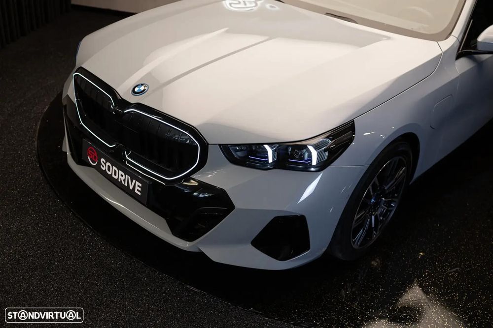 BMW 530 e Pack Desportivo M - 36
