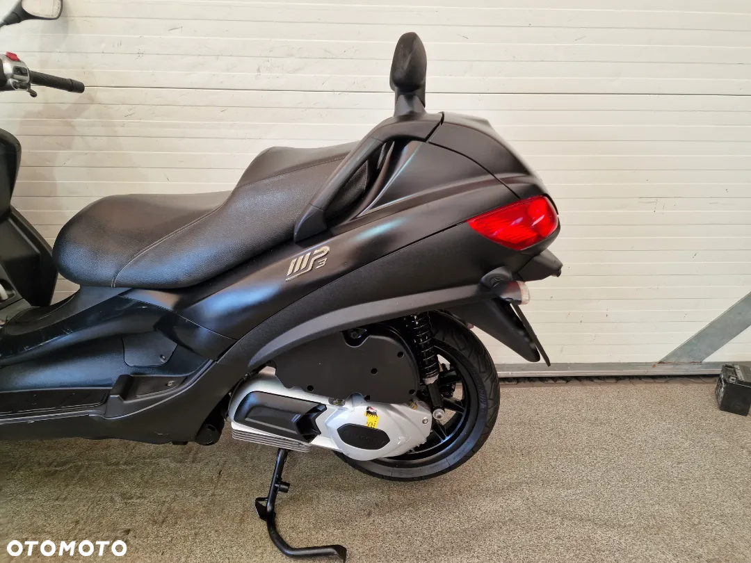 Piaggio MP-3 - 8
