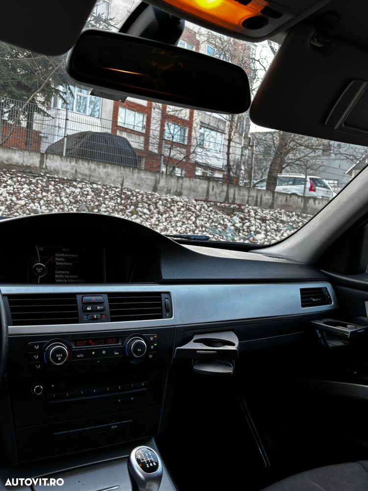 BMW Seria 3 320d - 12