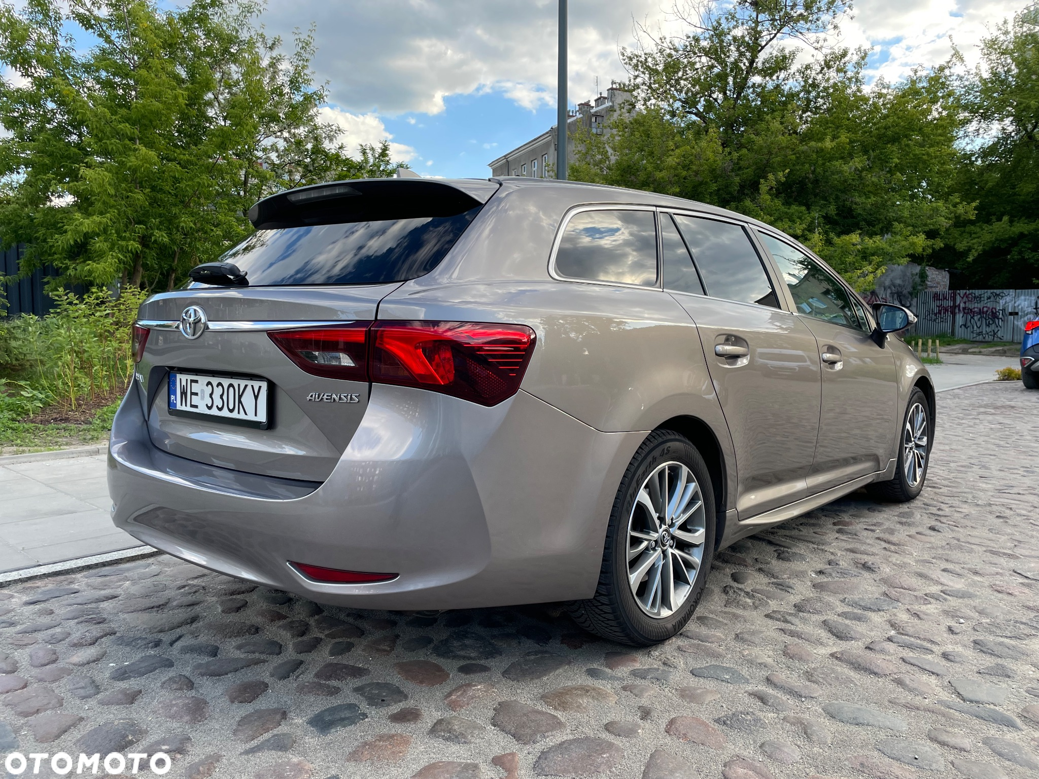 Toyota Avensis 1.8 Premium - 4