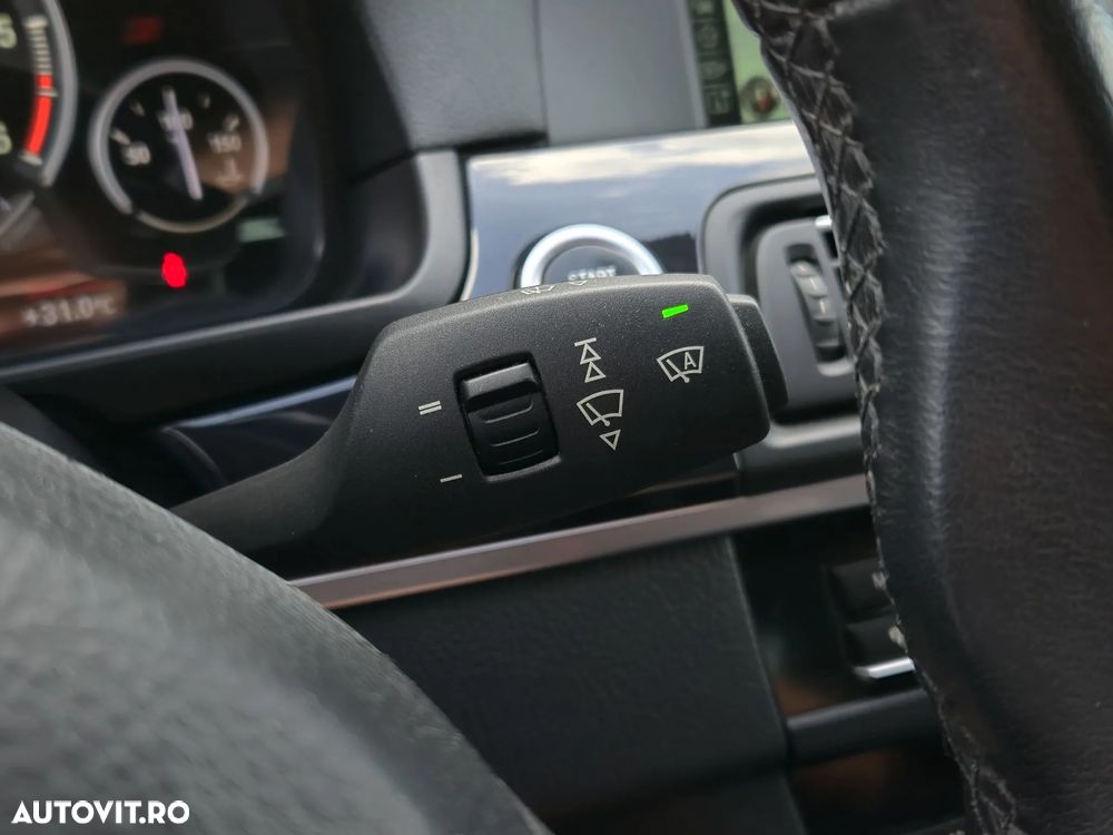 BMW Seria 5 525d Touring Aut. Luxury Line - 29