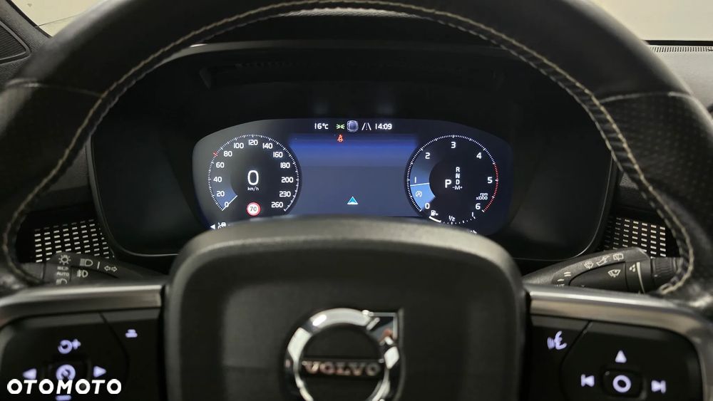 Volvo XC 40 D4 AWD Geartronic R-Design - 30