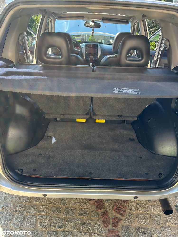 Toyota RAV4 2.0 D-4D 4x4 - 11