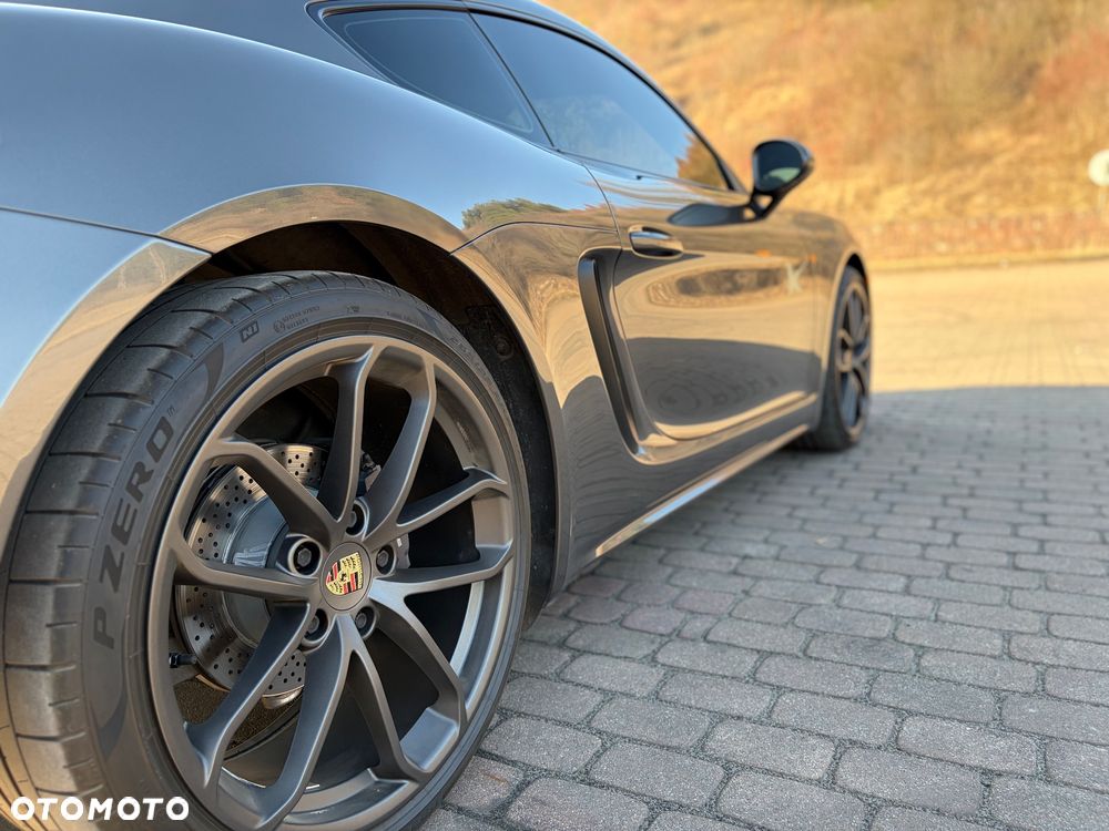 Porsche Cayman - 17