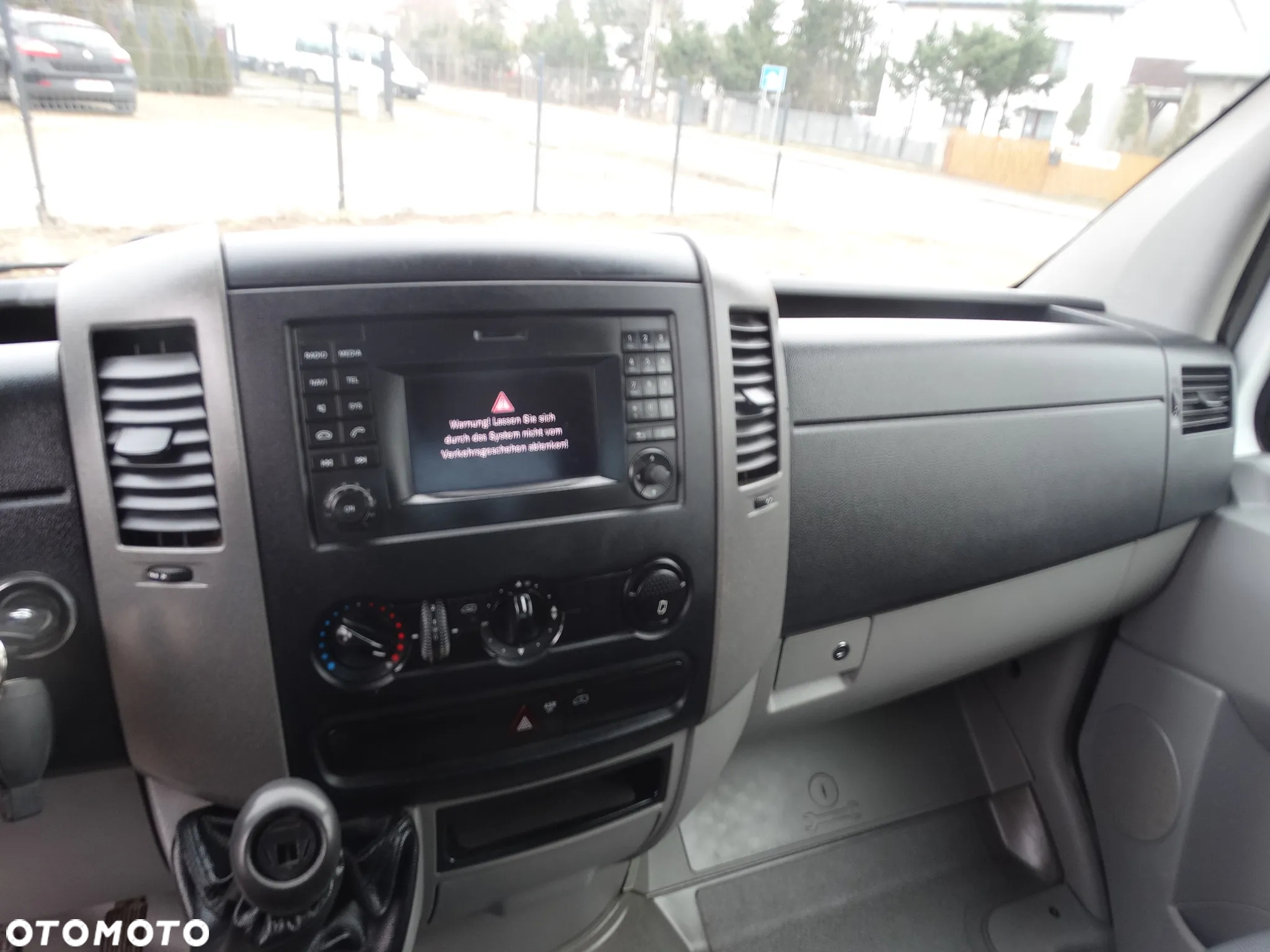 Mercedes-Benz Sprinter - 12