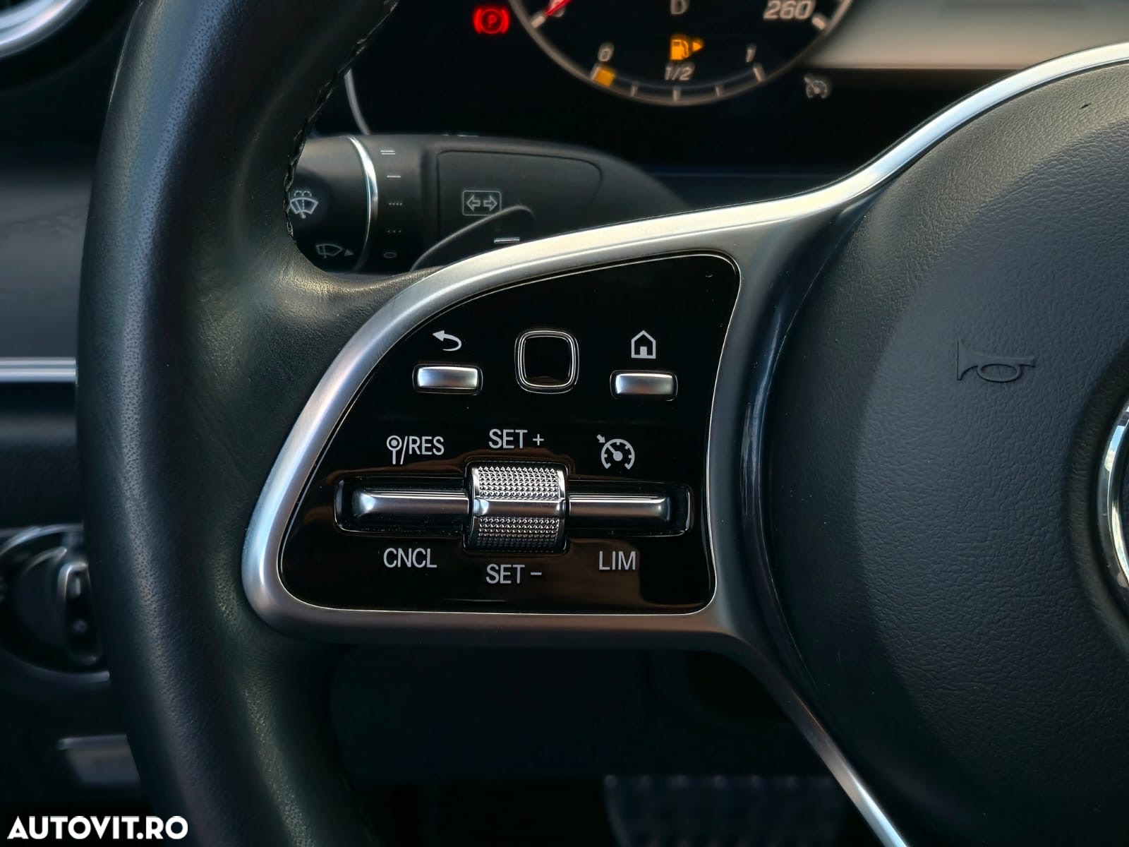 Mercedes-Benz E 220 d 9G-TRONIC Exclusive - 21