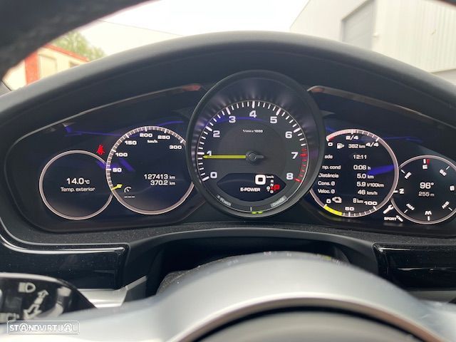 Porsche Panamera 4 E-Hybrid - 8