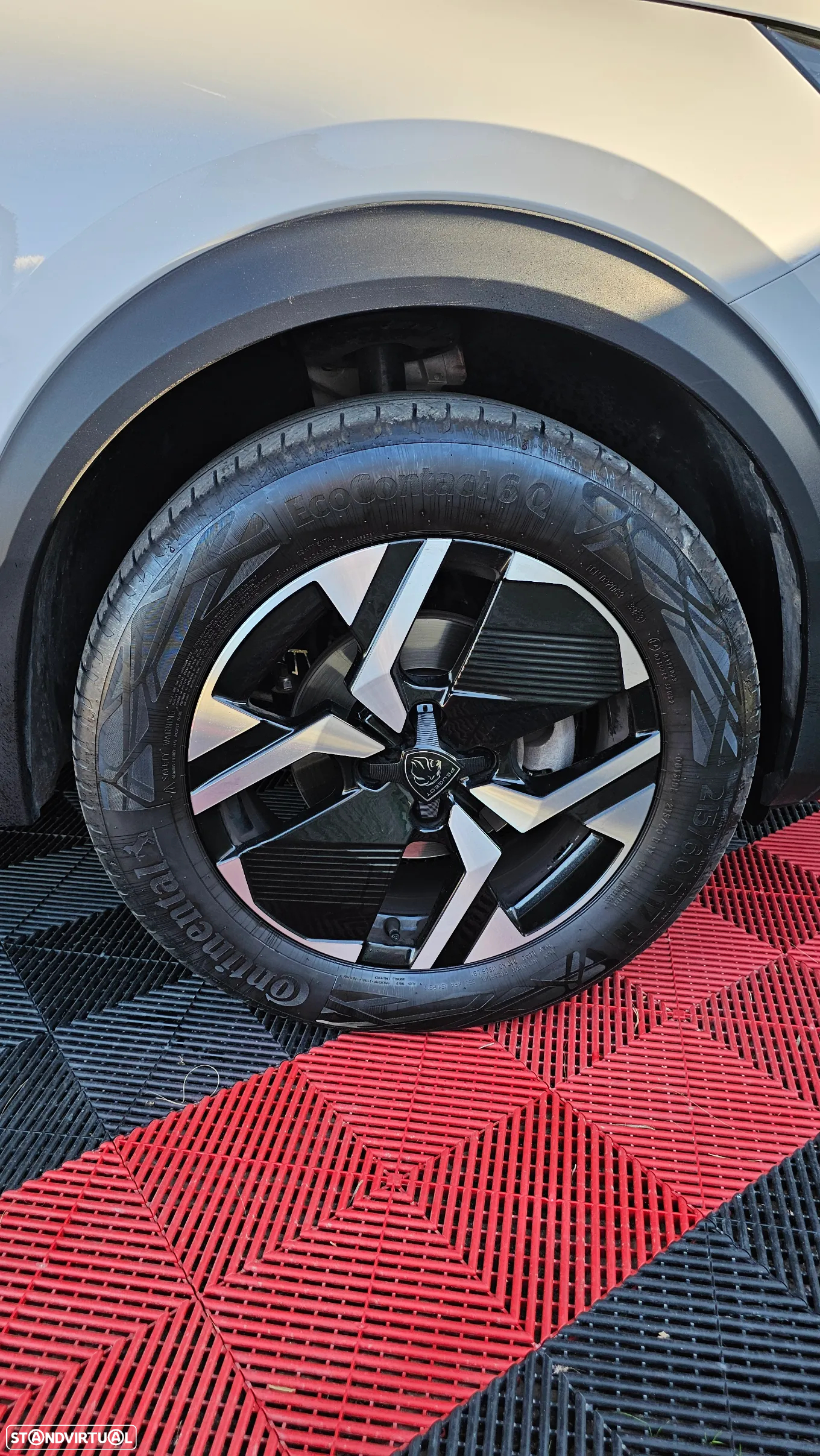 Peugeot 2008 1.2 PureTech Allure EAT8 - 21