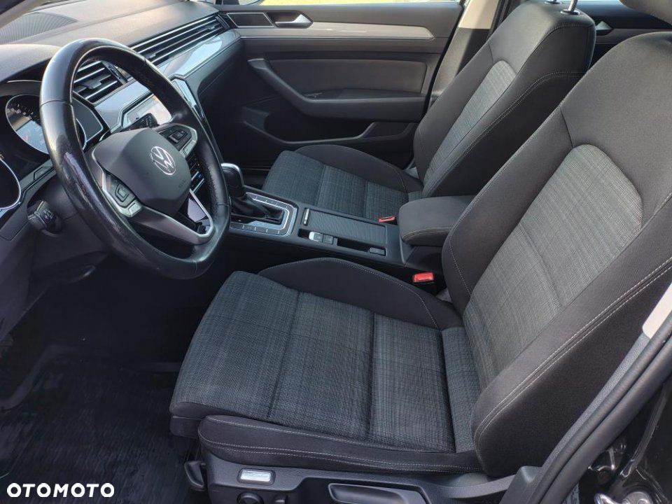 Volkswagen Passat - 14