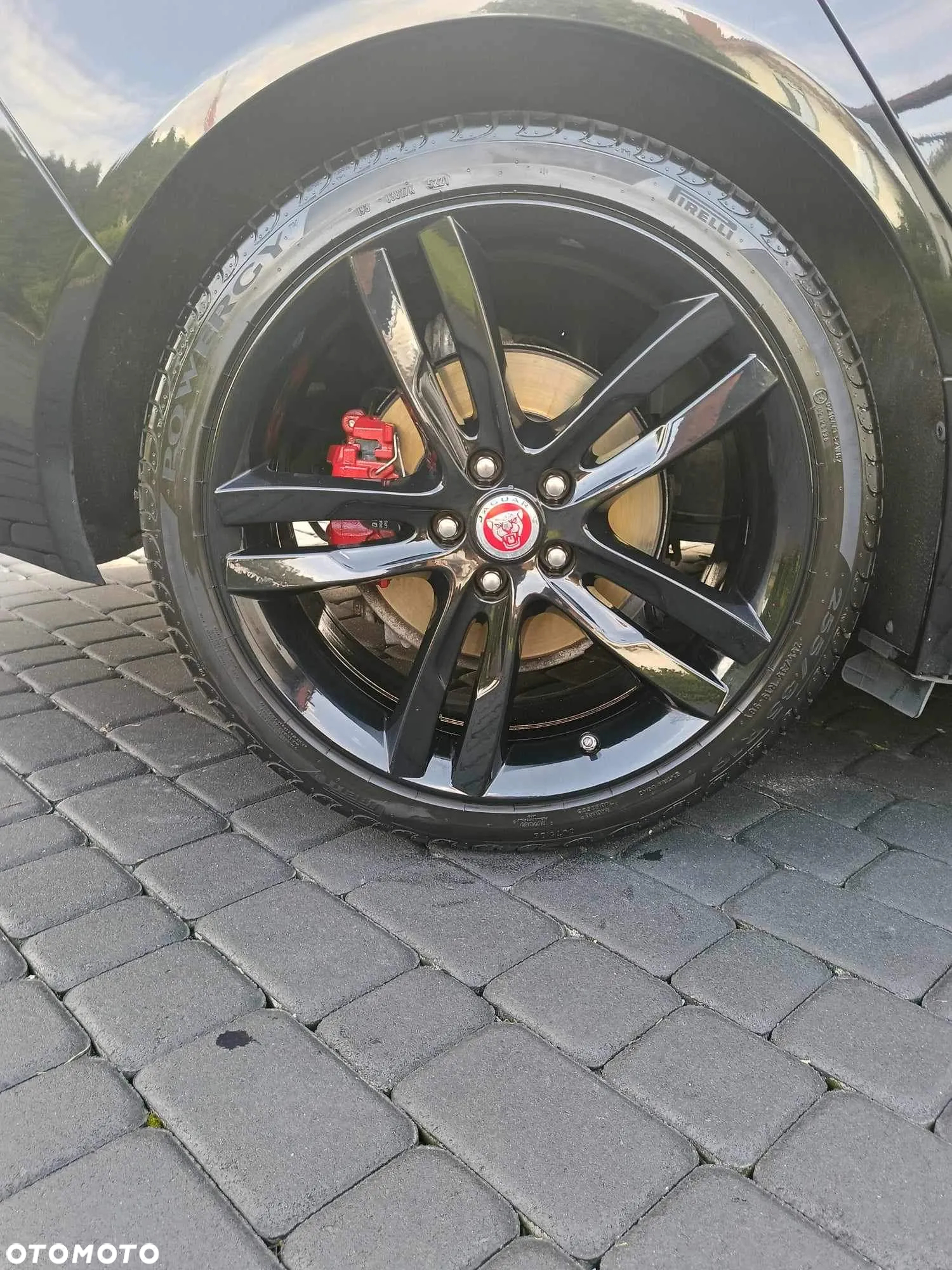Jaguar XE 2.0 D R-Sport - 11