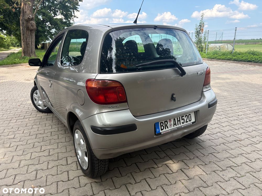 Toyota Yaris 1.0 - 14