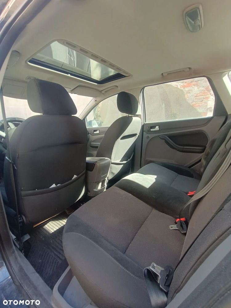 Ford Focus 2.0 TDCi Ghia DPF - 8