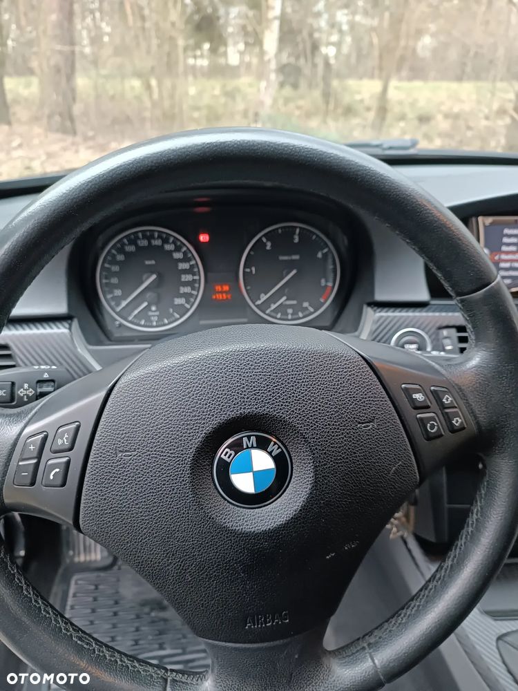 BMW Seria 3 318d - 23