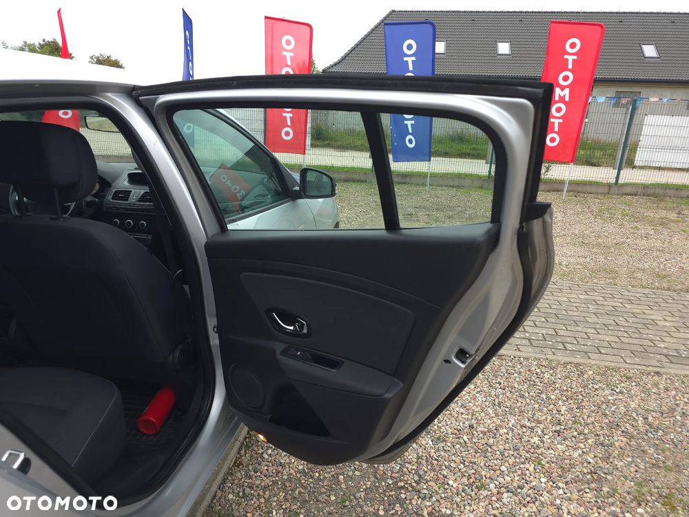 Renault Megane 1.5 dCi Color Edition - 11