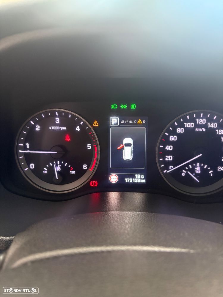 Hyundai Tucson 1.7 CRDi Premium DCT - 26