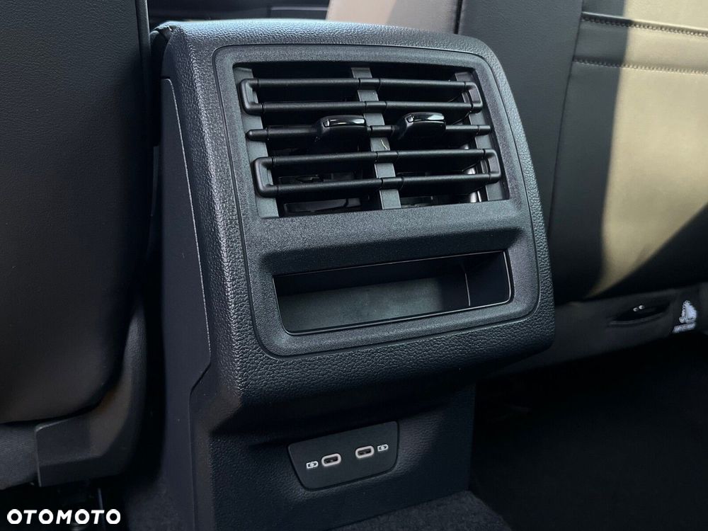 Volkswagen Golf - 25