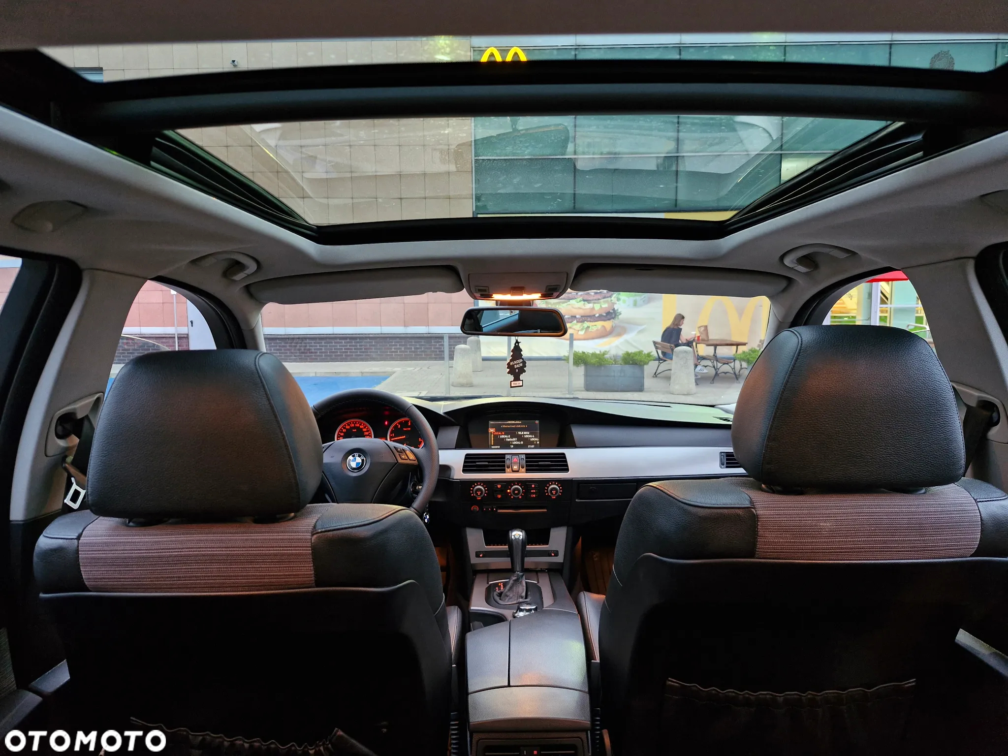 BMW Seria 5 525d Touring - 13