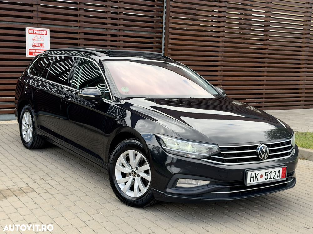 Volkswagen Passat - 1
