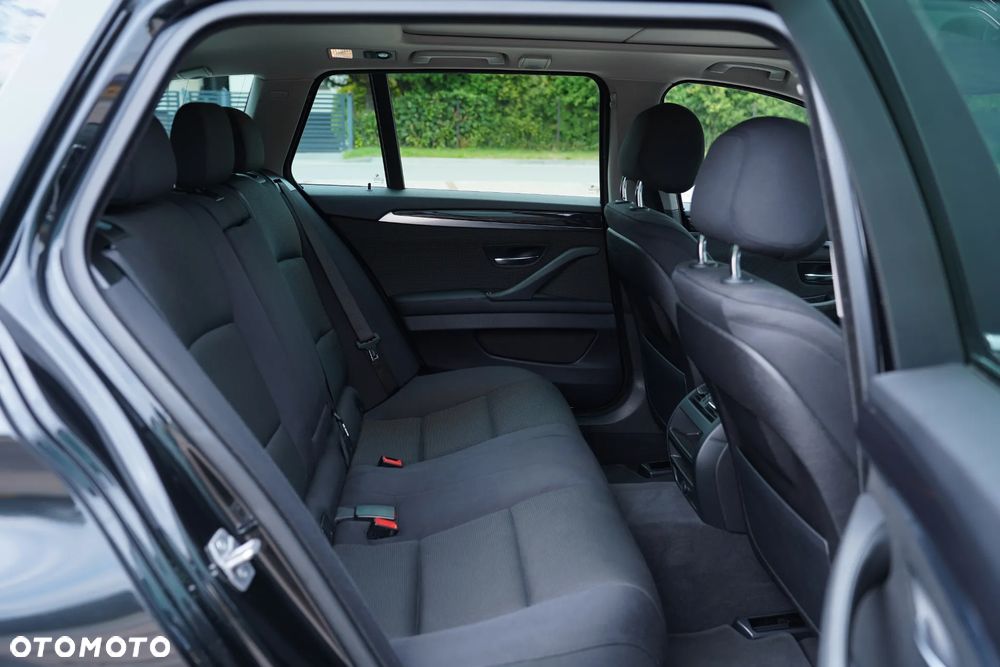 BMW Seria 5 520d Touring Sport Line - 22