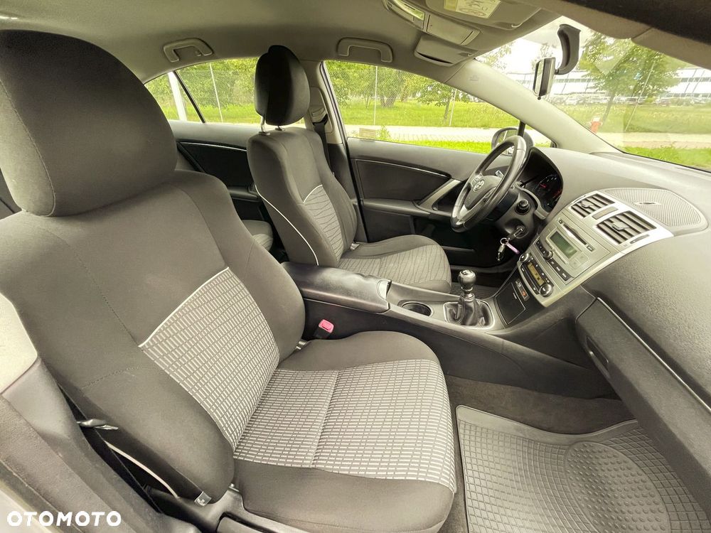Toyota Avensis 1.8 Active - 13