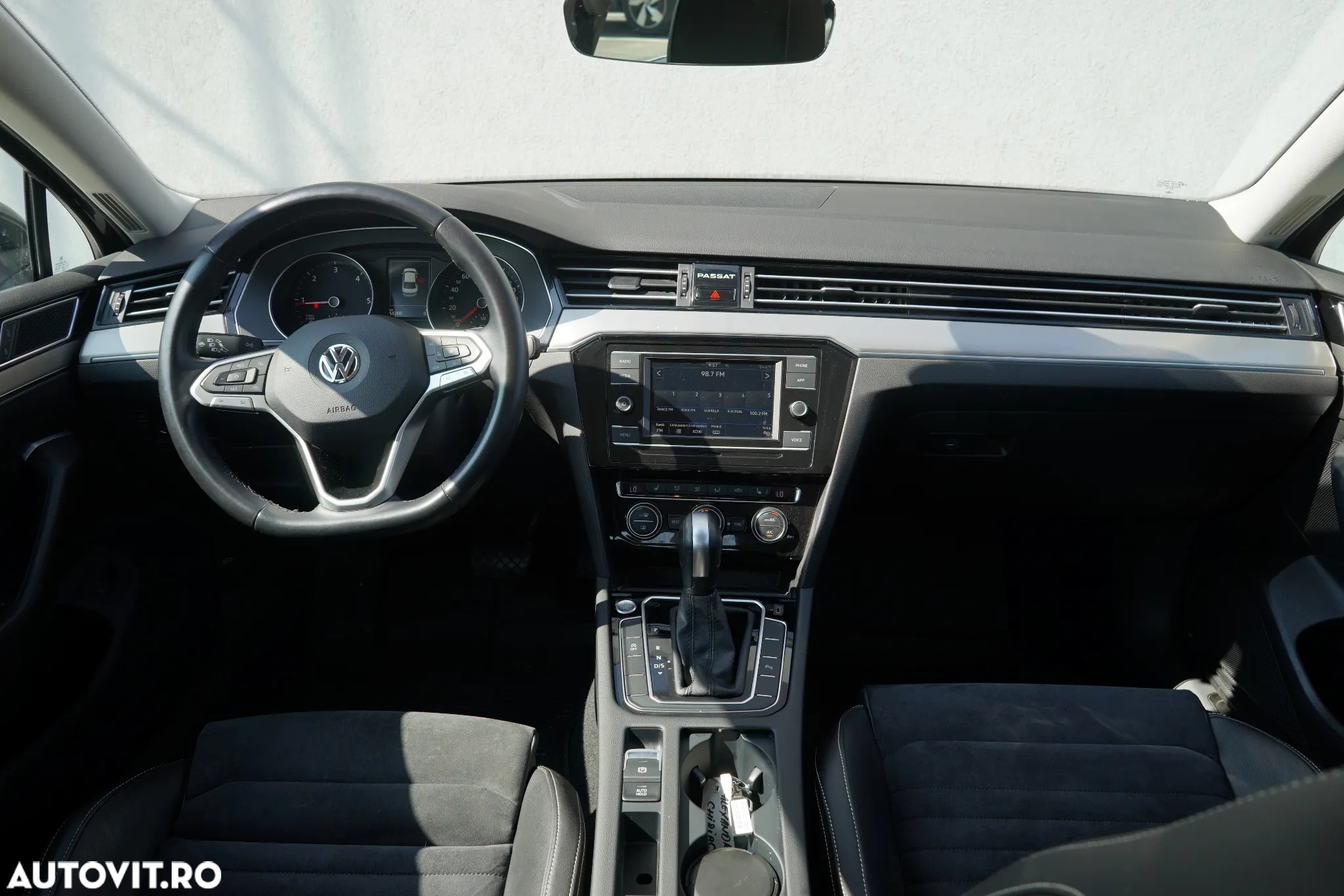 Volkswagen Passat - 27