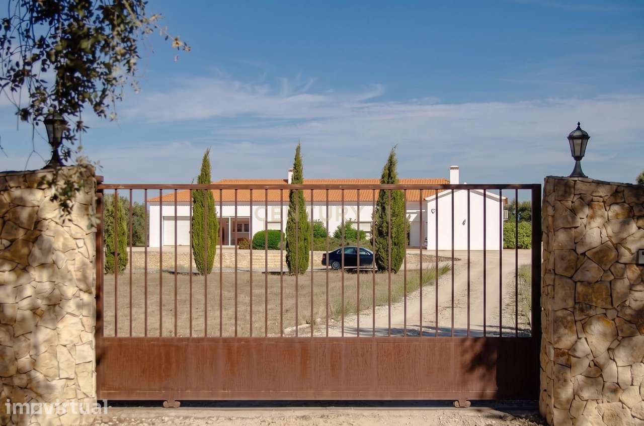 Charmosa Quinta com moradia térrea de 299 m², 13.685m² de terreno, e v - Grande imagem: 4/60