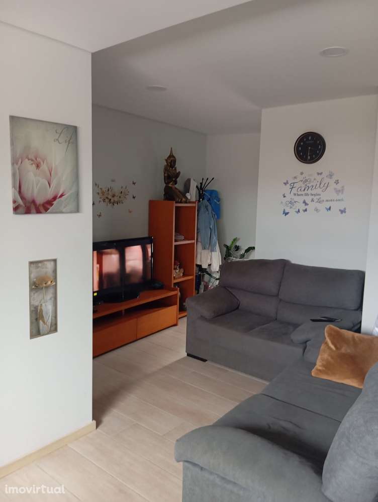 Moradia T2 na cidade de Santa Maria da Feira - Grande imagem: 5/22