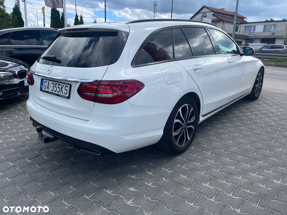 Mercedes-Benz C-Class 2019 photo 4