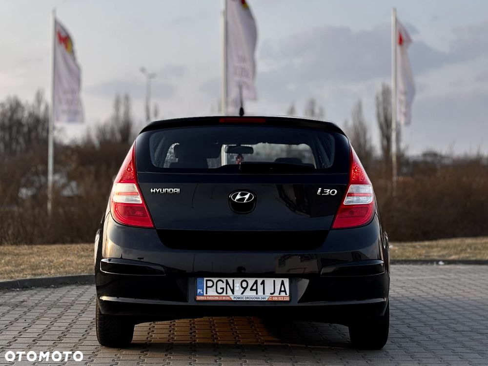 Hyundai i30 1.4 Base + - 6