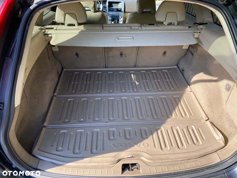Volvo XC 60 D5 AWD Summum - 9