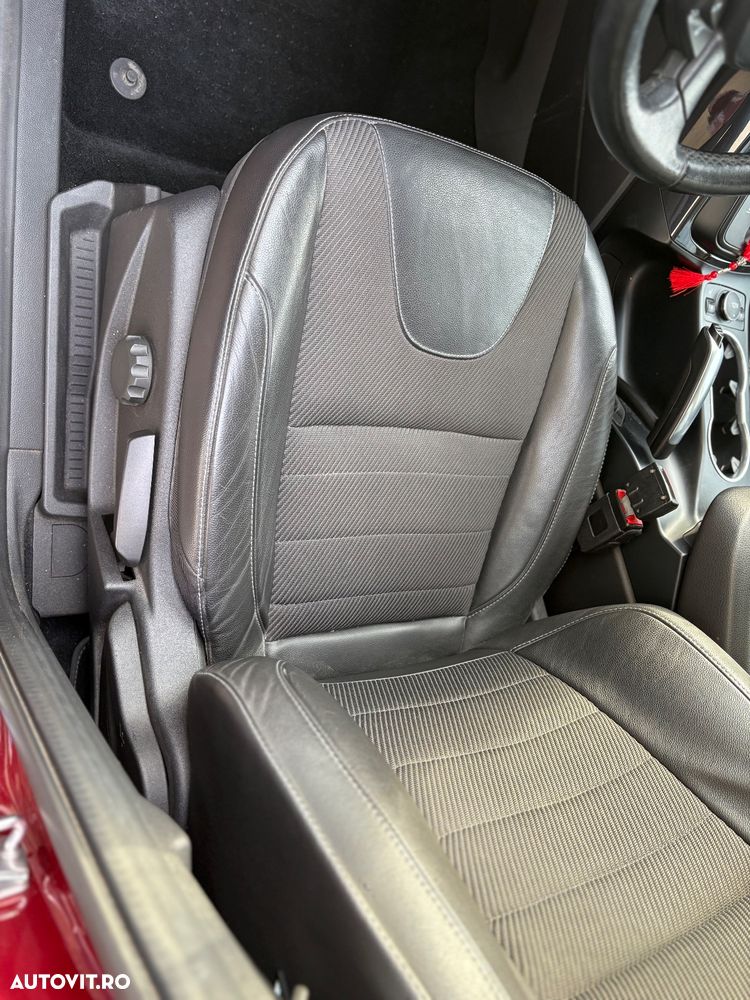 Ford Kuga - 10