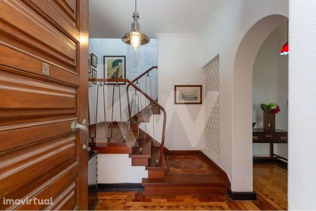 Moradia T4 em Linda a Velha, com jardim, em zona muito sossegada. - Grande imagem: 5/60