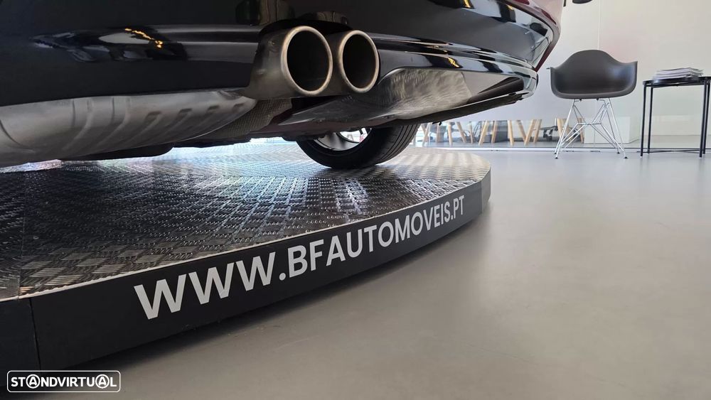 Jaguar XE 2.0 D R-Sport - 23