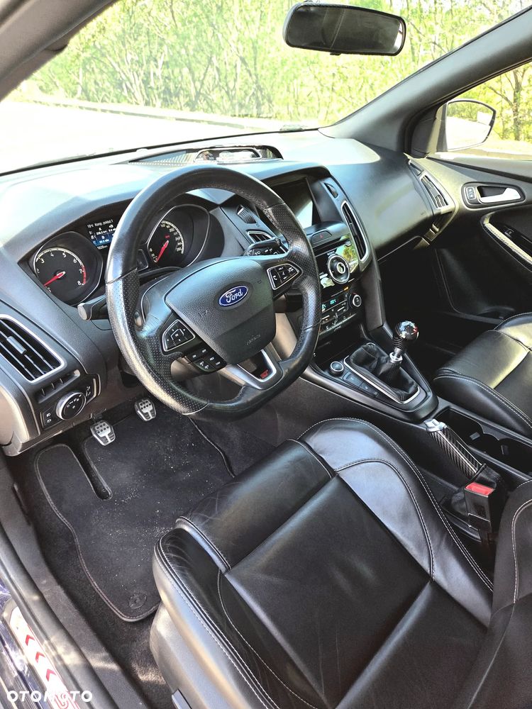 Ford Focus 2.0 EcoBoost ST-2 - 4